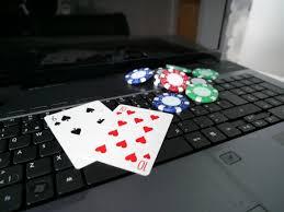 playing online poker casino games