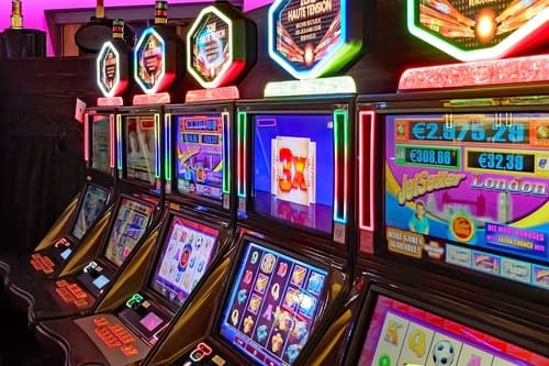 Slot machine casino games